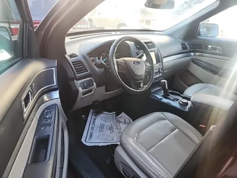 More photos of 2019 Ford Explorer XLT at Indy Auto Man - Indianapolis, IN