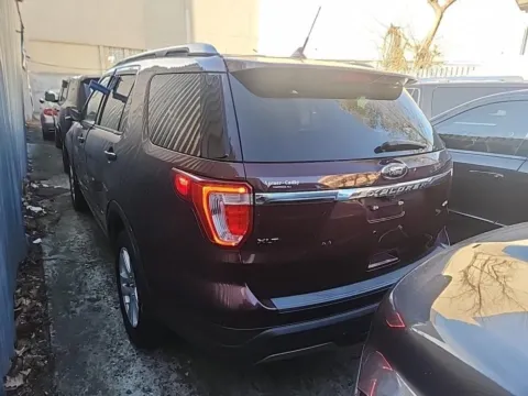 More photos of 2019 Ford Explorer XLT at Indy Auto Man - Indianapolis, IN