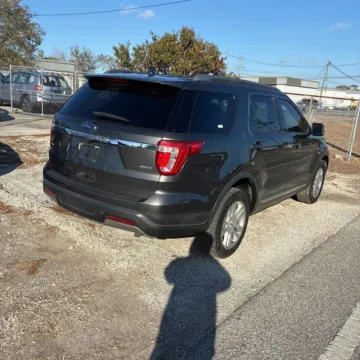 More photos of 2019 Ford Explorer XLT at Indy Auto Man - Indianapolis, IN