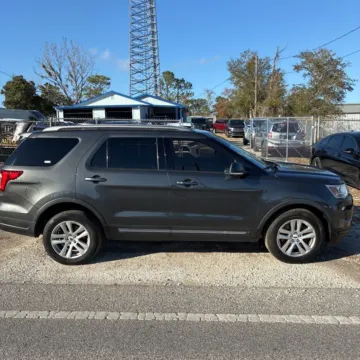 Another view of 2019 Ford Explorer XLT for sale in Indianapolis, IN at Indy Auto Man - Indianapolis