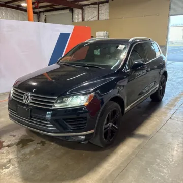 Photos of 2017 Volkswagen Touareg V6 4Motion for sale in Indianapolis, IN at Indy Auto Man - Indianapolis