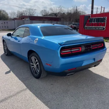 More photos of 2019 Dodge Challenger SXT at Indy Auto Man - Indianapolis, IN