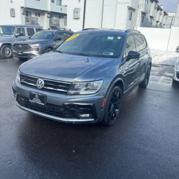 Photos of 2021 Volkswagen Tiguan 2.0T SE R-Line Black for sale in Indianapolis, IN at Indy Auto Man - Indianapolis