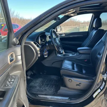 More photos of 2017 Jeep Grand Cherokee Limited at Indy Auto Man - Indianapolis, IN