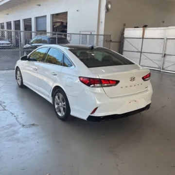 More photos of 2018 Hyundai Sonata Limited at Indy Auto Man - Indianapolis, IN
