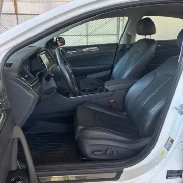 More photos of 2018 Hyundai Sonata Limited at Indy Auto Man - Indianapolis, IN