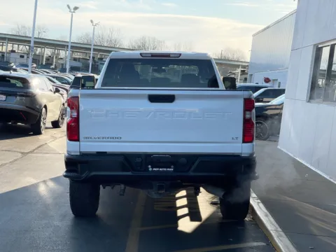 More photos of 2022 Chevrolet Silverado 3500HD Work Truck at Indy Auto Man - Indianapolis, IN