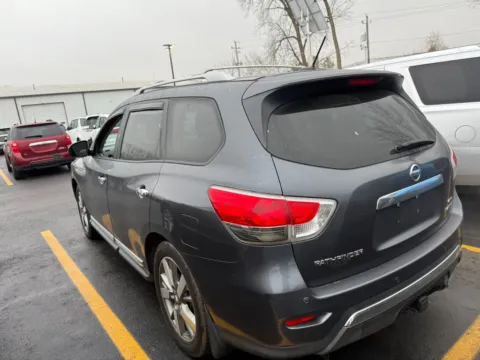 More photos of 2013 Nissan Pathfinder Platinum at Indy Auto Man - Indianapolis, IN