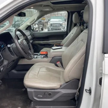 More photos of 2021 Ford Expedition Limited at Indy Auto Man - Indianapolis, IN