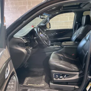 More photos of 2017 Cadillac Escalade ESV Platinum Edition at Indy Auto Man - Indianapolis, IN