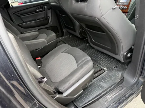 More photos of 2014 Chevrolet Traverse LT 1LT at Indy Auto Man - Indianapolis, IN