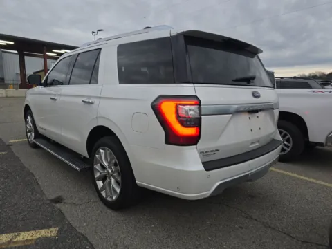 More photos of 2019 Ford Expedition Platinum at Indy Auto Man - Indianapolis, IN