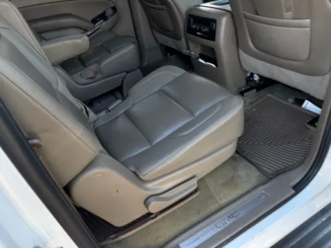 More photos of 2016 GMC Yukon XL SLT at Indy Auto Man - Indianapolis, IN