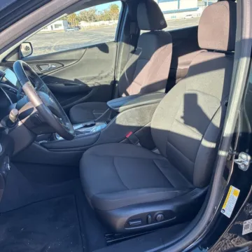 More photos of 2018 Chevrolet Malibu LT at Indy Auto Man - Indianapolis, IN