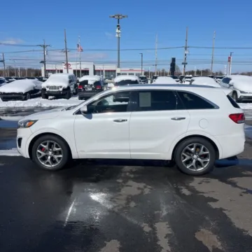 More photos of 2017 Kia Sorento SX at Indy Auto Man - Indianapolis, IN