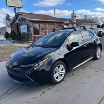 Photos of 2020 Toyota Corolla Hatchback SE for sale in Indianapolis, IN at Indy Auto Man - Indianapolis