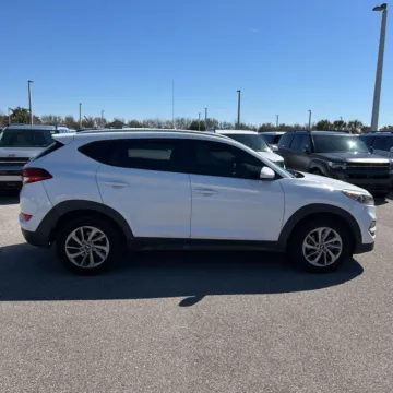 Another view of 2016 Hyundai Tucson SE for sale in Indianapolis, IN at Indy Auto Man - Indianapolis