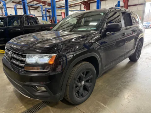 Another view of 2019 Volkswagen Atlas 3.6L V6 SE w/Technology for sale in Indianapolis, IN at Indy Auto Man - Indianapolis