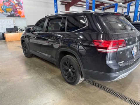 More photos of 2019 Volkswagen Atlas 3.6L V6 SE w/Technology at Indy Auto Man - Indianapolis, IN