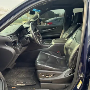 More photos of 2018 Cadillac Escalade Platinum Edition at Indy Auto Man - Indianapolis, IN