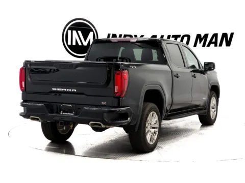 More photos of 2021 GMC Sierra 1500 AT4 at Indy Auto Man - Indianapolis, IN