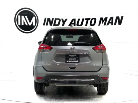 More photos of 2017 Nissan Rogue SV at Indy Auto Man - Indianapolis, IN