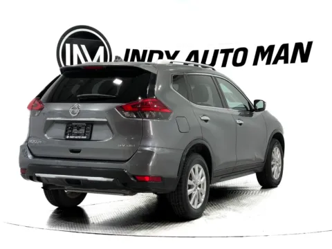 More photos of 2017 Nissan Rogue SV at Indy Auto Man - Indianapolis, IN
