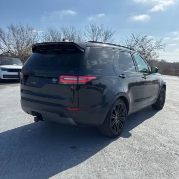 Another view of 2018 Land Rover Discovery HSE Luxury for sale in Indianapolis, IN at Indy Auto Man - Indianapolis
