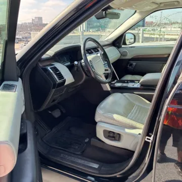 More photos of 2018 Land Rover Discovery HSE Luxury at Indy Auto Man - Indianapolis, IN