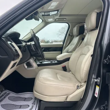 More photos of 2019 Land Rover Range Rover 5.0L V8 Supercharged Autobiography at Indy Auto Man - Indianapolis, IN