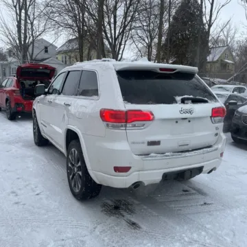 More photos of 2018 Jeep Grand Cherokee Overland at Indy Auto Man - Indianapolis, IN