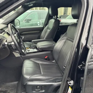 More photos of 2019 Land Rover Discovery HSE at Indy Auto Man - Indianapolis, IN