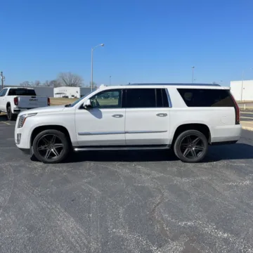 More photos of 2020 Cadillac Escalade ESV Premium at Indy Auto Man - Indianapolis, IN