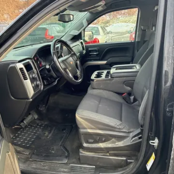 More photos of 2017 Chevrolet Silverado 1500 LT LT1 at Indy Auto Man - Indianapolis, IN