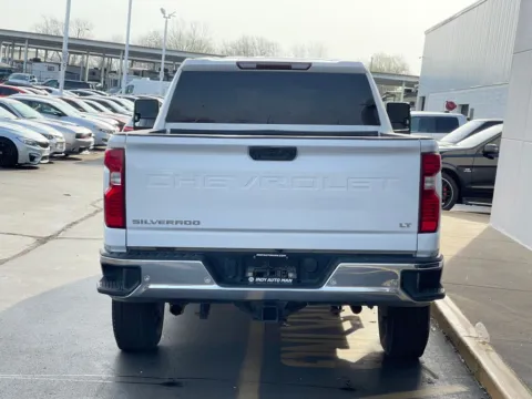 More photos of 2020 Chevrolet Silverado 2500HD LT at Indy Auto Man - Indianapolis, IN