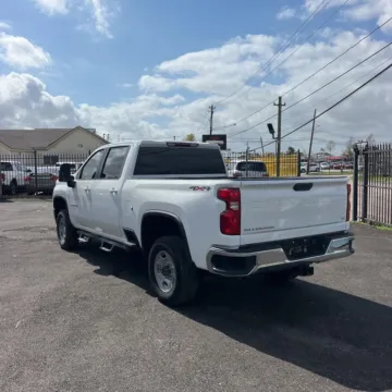 More photos of 2020 Chevrolet Silverado 2500HD LT at Indy Auto Man - Indianapolis, IN