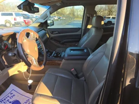 More photos of 2019 Chevrolet Tahoe Premier at Indy Auto Man - Indianapolis, IN