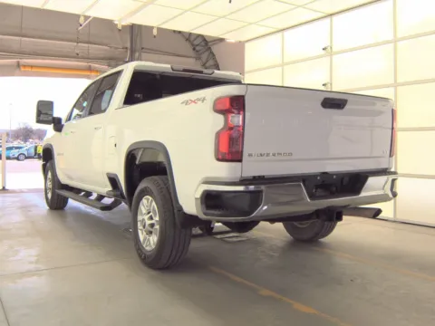 More photos of 2020 Chevrolet Silverado 2500HD LT at Indy Auto Man - Indianapolis, IN