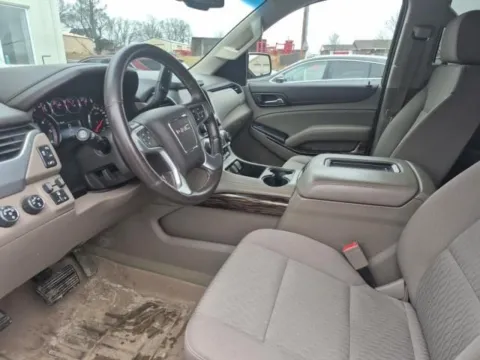 More photos of 2016 GMC Yukon SLE at Indy Auto Man - Indianapolis, IN