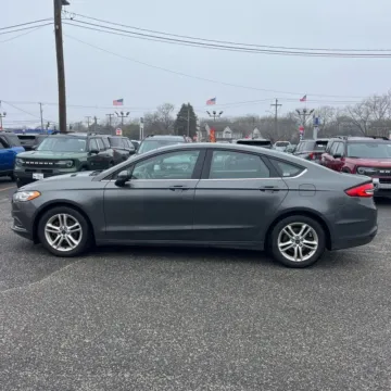 More photos of 2018 Ford Fusion SE at Indy Auto Man - Indianapolis, IN