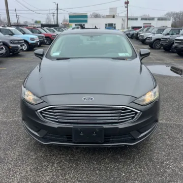 Photos of 2018 Ford Fusion SE for sale in Indianapolis, IN at Indy Auto Man - Indianapolis