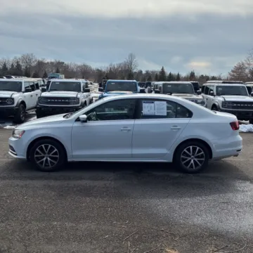 More photos of 2018 Volkswagen Jetta 1.4T SE at Indy Auto Man - Indianapolis, IN