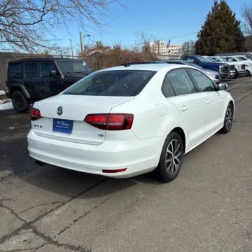 More photos of 2018 Volkswagen Jetta 1.4T SE at Indy Auto Man - Indianapolis, IN