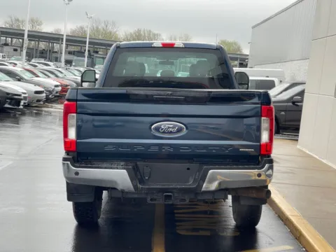 More photos of 2017 Ford F-250SD XLT at Indy Auto Man - Indianapolis, IN