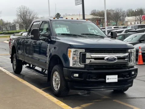 Photos of 2017 Ford F-250SD XLT for sale in Indianapolis, IN at Indy Auto Man - Indianapolis
