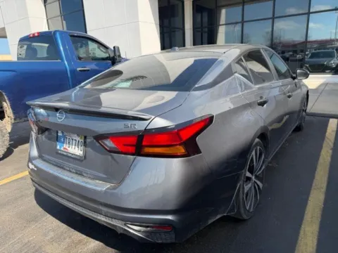 Photos of 2019 Nissan Altima 2.5 SR for sale in Indianapolis, IN at Indy Auto Man - Indianapolis