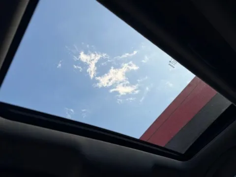 More photos of 2019 Nissan Altima 2.5 SR at Indy Auto Man - Indianapolis, IN