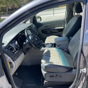 More photos of 2017 Kia Sedona EX at Indy Auto Man - Indianapolis, IN