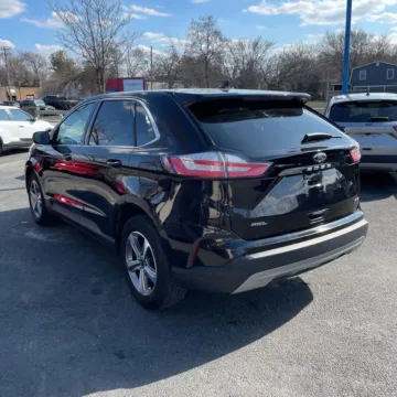 More photos of 2021 Ford Edge SEL at Indy Auto Man - Indianapolis, IN
