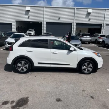 Another view of 2019 Kia Niro LX for sale in Indianapolis, IN at Indy Auto Man - Indianapolis